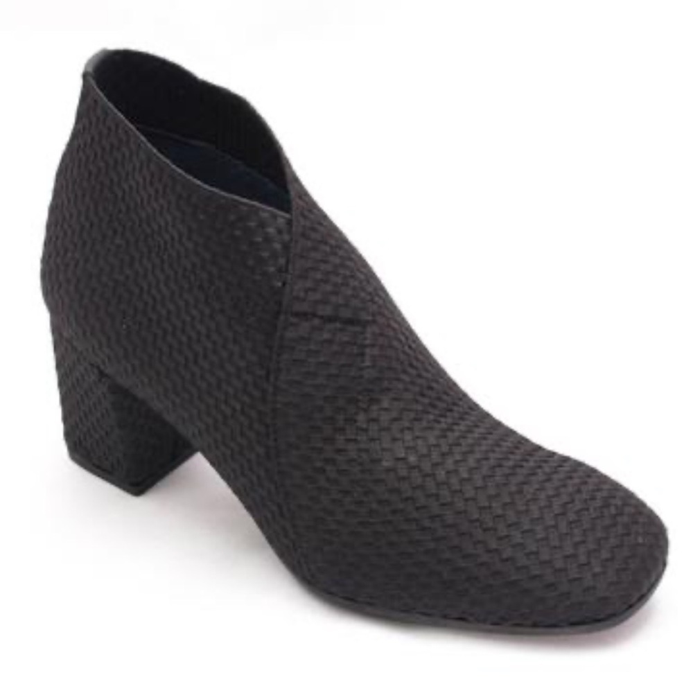 Women’s Baton Rouge Black Braided Heeled Ankle Boot Size 8.5